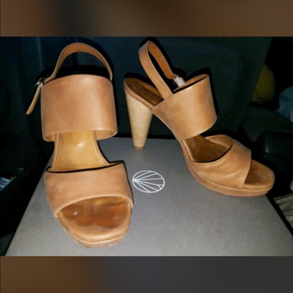 Coclico tan soft leather shoes; made in Spain